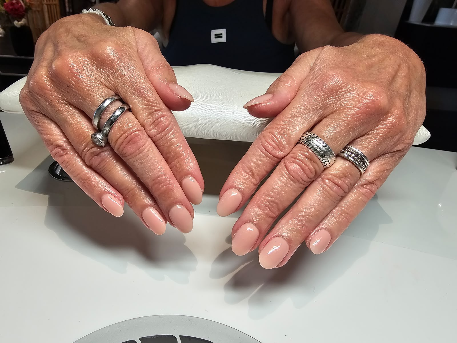 TR3S werk — 02 · Nails & Lashes